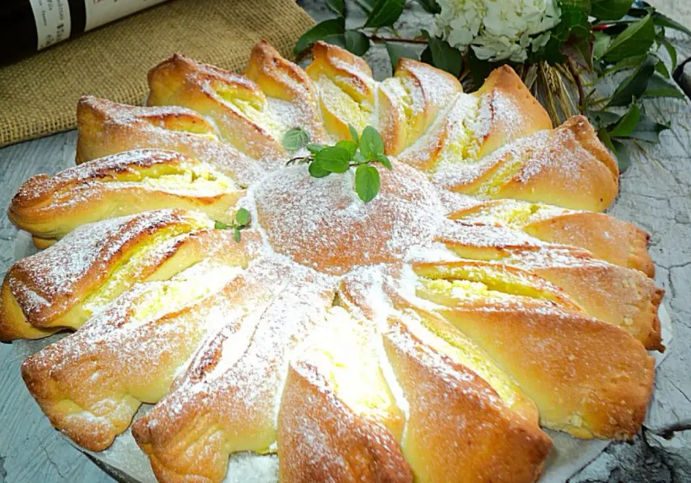 Ciasto drożdżowe: 15+ pomysłów na słodko i słono