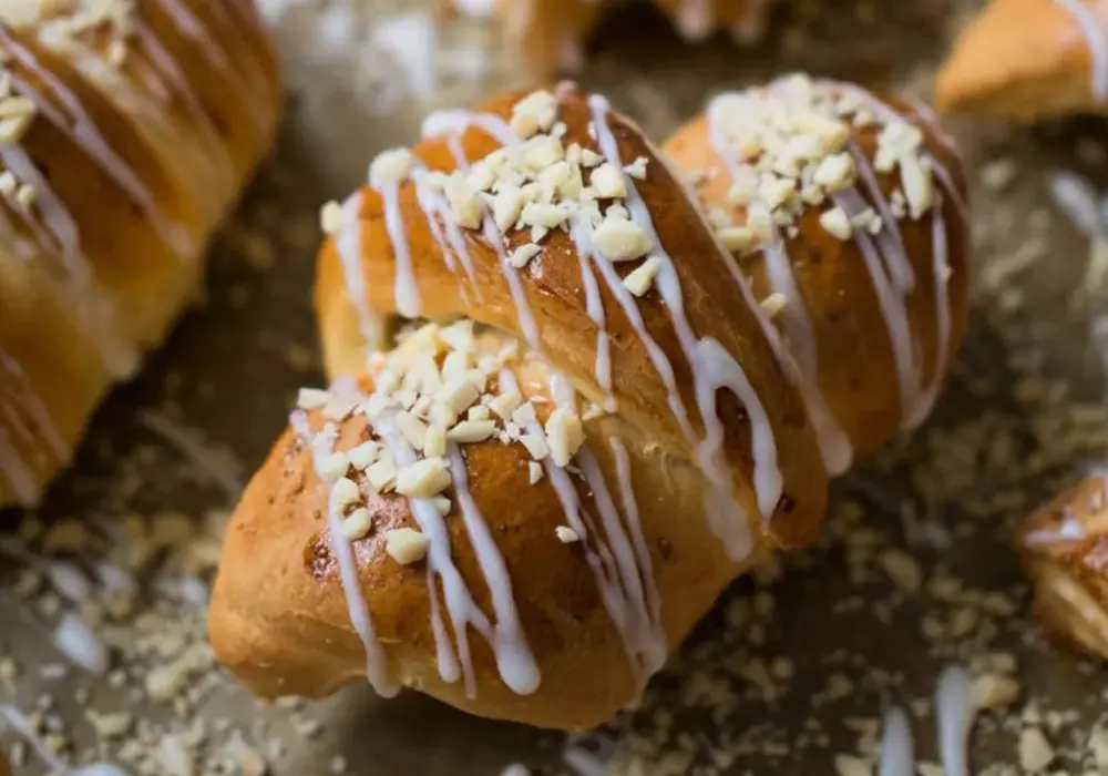 Rogale marcińskie - przepis na idealne ciasto drożdżowe krok po kroku