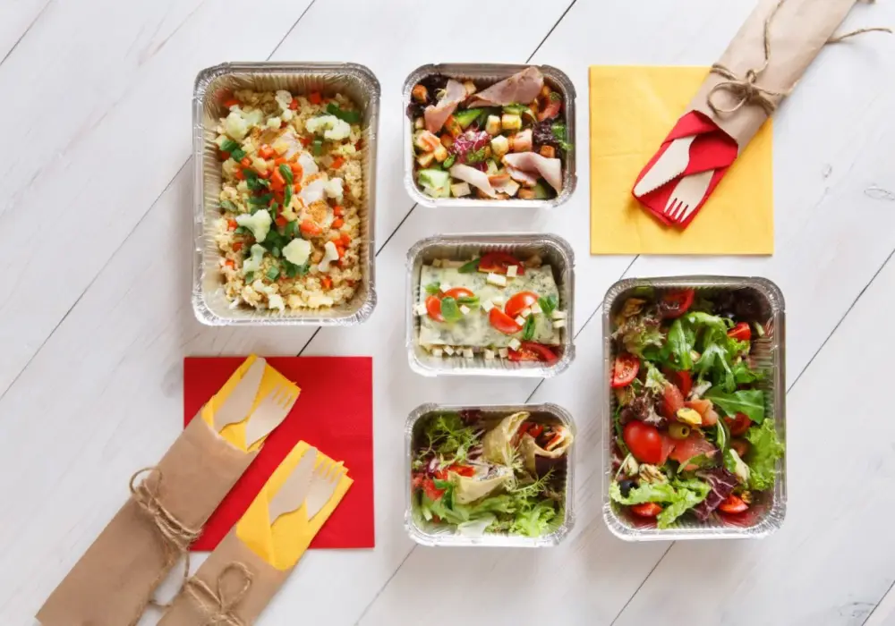 Ile kosztuje catering na 10 osób? Sprawdź ceny i porady