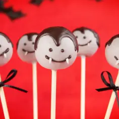 Jak zrobić przekąski na Halloween, które zachwycą gości i dzieci