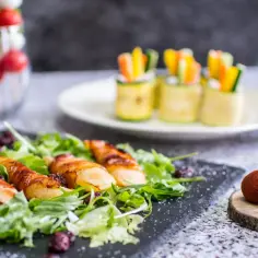 Pyszne przekąski na imprezę. Zastanawiasz się, ile kosztuje katering? Sprawdź ofertę!