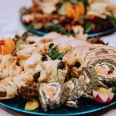 Ile kosztuje catering na Wigilię? Ceny, które mogą Cię zaskoczyć
